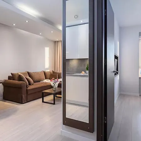 Before Making A Request, Read My Host Profile At Bottom Of Page # Shortstaypoland Platinum Towers Skyline Warsaw