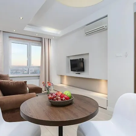 Before Making A Request, Read My Host Profile At Bottom Of Page # Shortstaypoland Platinum Towers Skyline Lejlighed