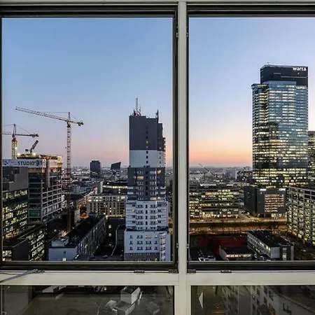 Before Making A Request, Read My Host Profile At Bottom Of Page # Shortstaypoland Platinum Towers Skyline * Warszawa